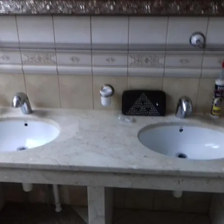 Noclegi Guest house *